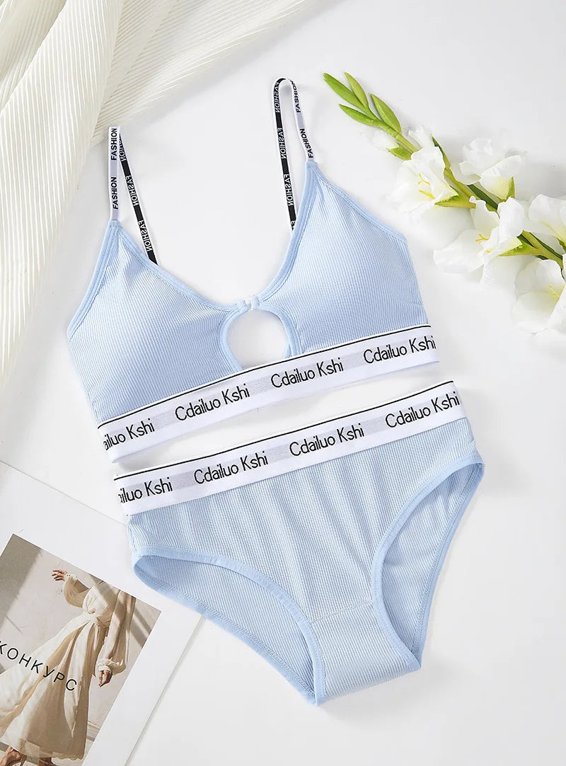 Fashionable Breathable Sports Bra And Panty Set Wireless Nylon Fabric Gathered Cup Fitness Underwear Short Style for Women