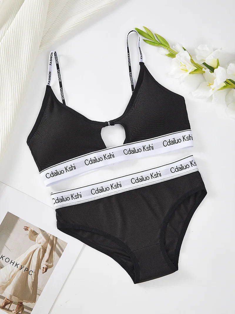 Fashionable Breathable Sports Bra And Panty Set Wireless Nylon Fabric Gathered Cup Fitness Underwear Short Style for Women
