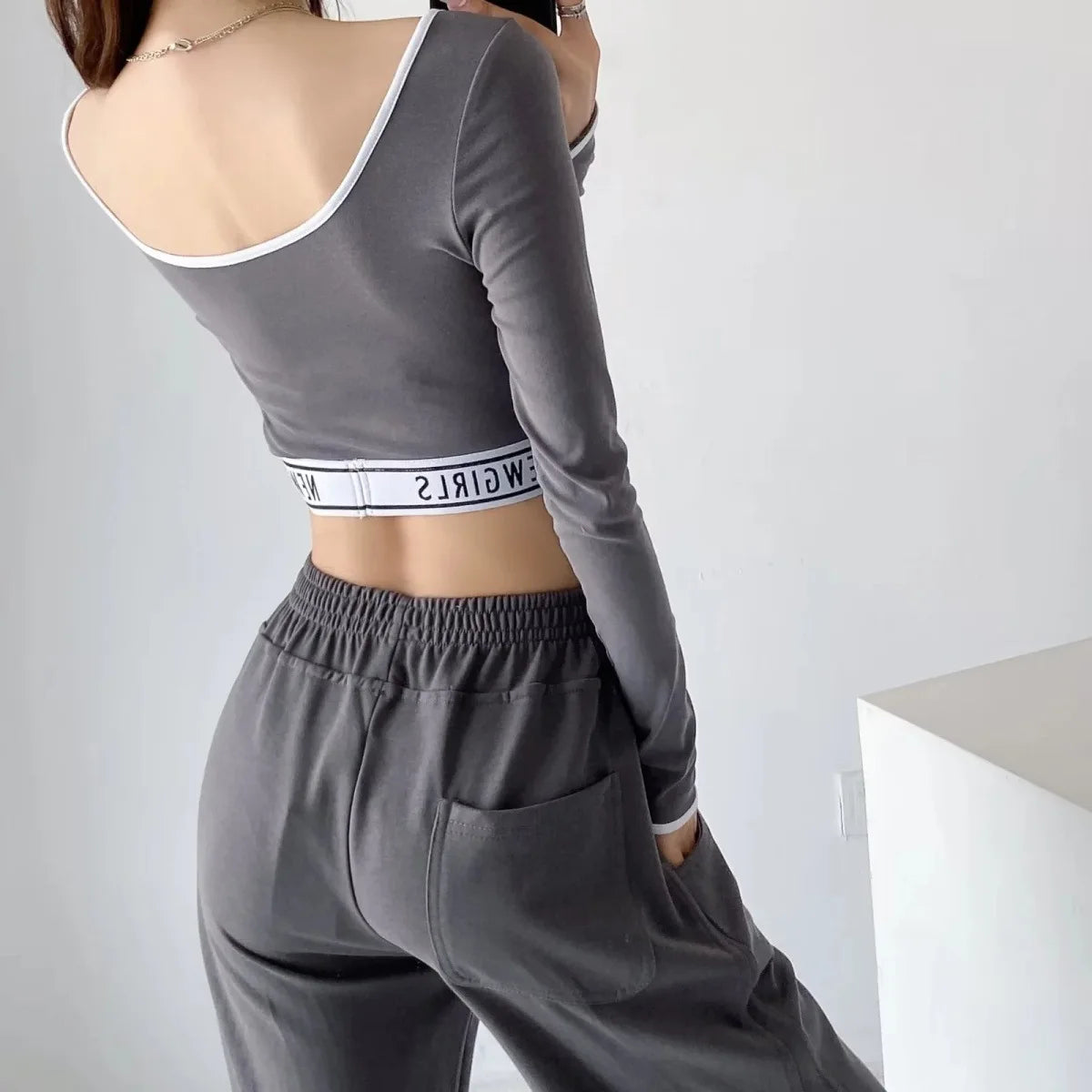New Style Women's Tight Long-sleeved T-shirt Colour blocking Ultra-short Bottom High Waist Neckline Innerwear Athletic Tops