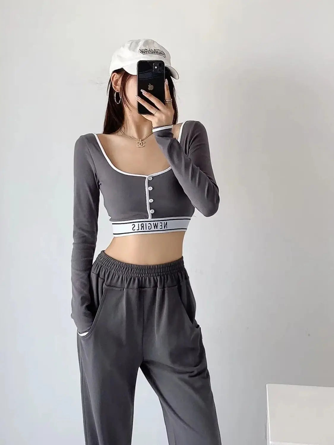 New Style Women's Tight Long-sleeved T-shirt Colour blocking Ultra-short Bottom High Waist Neckline Innerwear Athletic Tops