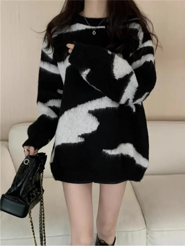Korean Style Lazy Sweater Women's Winter New Arrival 2025 Popular Small Color Block High End Sensation Super Cute Knitted Shirt